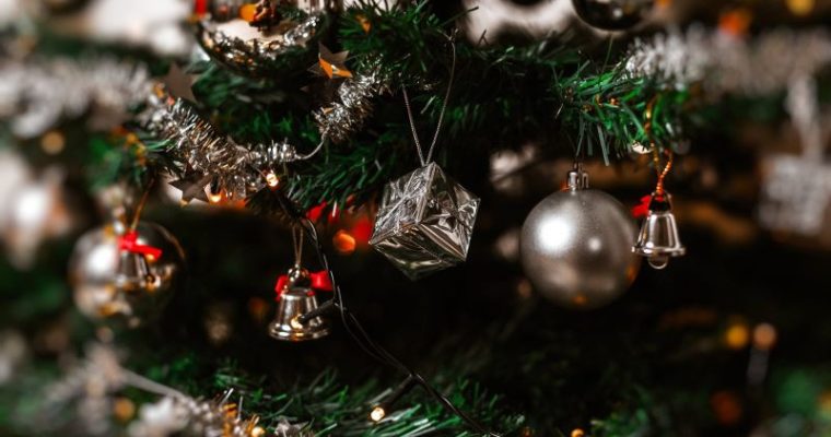 7 Tips For Decorating Prelit Christmas Trees